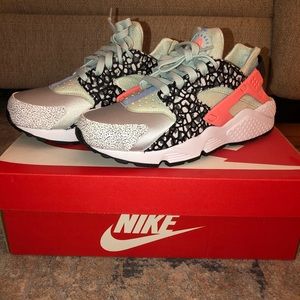 Nike Women’s Air Huarache Run Premium